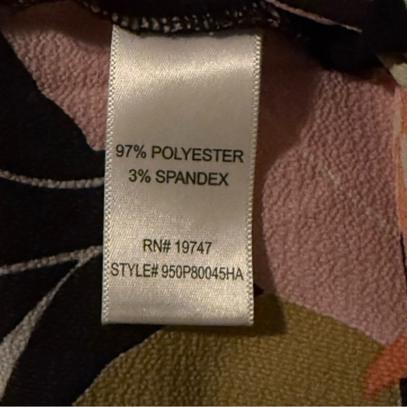 Counterparts Floral Long Sleeve Top - NWT - Picture 4 of 5